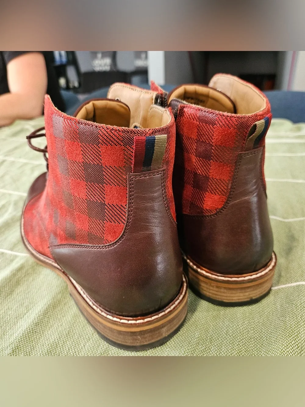 Thomas and Vibe Men's Red Plaid Cap-Toe Lace-Up Boots. 9.5